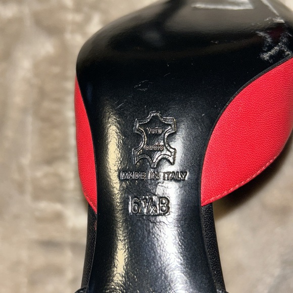 St. John Collection Heels - Picture 9 of 11